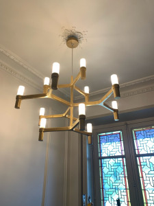 Photo de galerie - Pose lustre