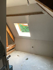 Photo de galerie - Isolation et pose de plaque en rampant et sous bassement 