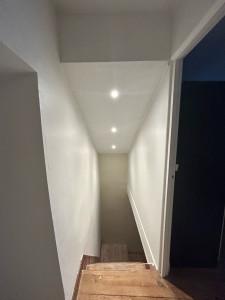 Photo de galerie - Création faux plafond en placo + enduit + peinture + montage spot 
