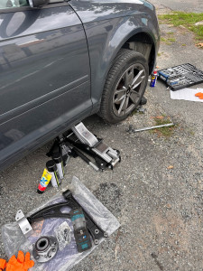 Photo de galerie - Changement de triangle et roulement sur un Audi a3