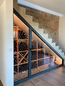 Photo de galerie - Réalisation de meubles sur mesure, ici une cave à vin.
