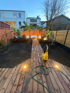 Photo de galerie - Création d’un jardin et d’une terrasse avec lumière et pris de courant extérieur 