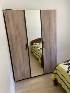 Photo de galerie - A la même demande que le premier meuble 