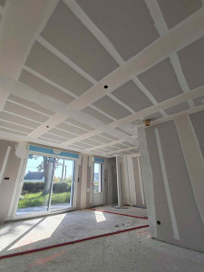 Photo de galerie - Réalisation des bondes à joints ( machine ou manuel) , finition prête à peindre, travaux propres et soignés 