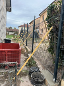 Photo de galerie - Pose de grillage rigide