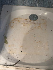 Photo de galerie - Avant remise en état d’un bac de douche 