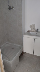 Photo de galerie - Installation d'une salle de douche complète douche italienne refait, wc refait, est décoration refaite.