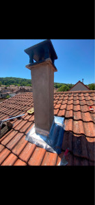 Photo de galerie - Remise à neuf d’une cheminée avec rénovation du pied de cheminée en zinc et plomb 