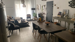 Photo de galerie - Salon impeccable : propre, bien rangé et prêt à accueillir vos moments de vie. Ménage soigné, rangement organisé, pour un espace chaleureux et agréable.