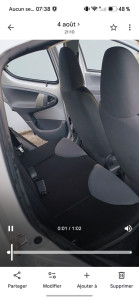 Photo de galerie - Voiture en arret depuis 1 an qui a pris la moisissure et l humidité.
