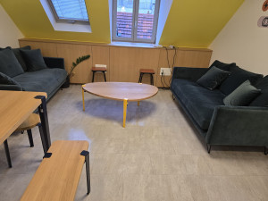 Photo de galerie - Salon nettoyé avec soin pour un cadre propre et accueillant.