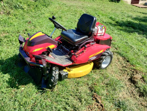 Photo de galerie - Débroussailleuse auto-portée