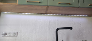 Photo de galerie - Ruban LED (12v) sous meuble cuisine éclairage plan de travail, évier 