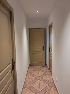 Photo de galerie - Porte ineterieur repeinte