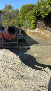 Photo de galerie - Petite dalle en béton pour abri de jardin 