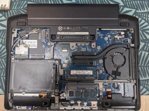 Photo de galerie - (nettoyage et upgrade vers disque dur SSD)