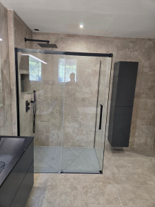 Photo de galerie - Salle bain en cour de finition a trans en provence