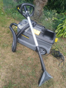 Photo de galerie - Shampouineuse karcher puzzi 10/1 