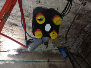Photo de galerie - Suite à la defectuosité de la VMC dans la cave d'un particulier nous avons procéder à son remplacement afin de stopper l'humidité qui battait déjà son plein .