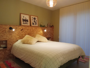 Photo de galerie - Réalisation d'une tête de lit en OSB 