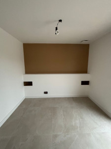 Photo de galerie - Création d’une tête de lit en Placo + peinture 