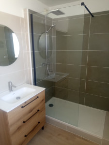 Photo de galerie - Salle de bain complète en rénovation ,plomberie et carrelage