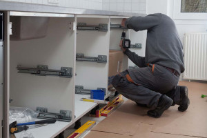Photo de galerie - Montage d’un meuble de cuisine 