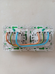 Photo de galerie - Câblage double prises de courant