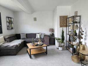 Photo de galerie - Dépose parquet collé existant, ragréage et pose carrelage.