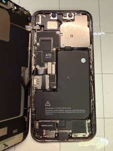 Photo de galerie - Réparation IPhone 13 Pro 