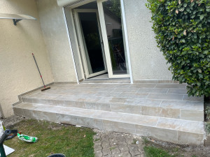 Photo de galerie - Réalisation De pose des carrelages sur marche