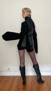 Photo de galerie - Veste en cuir faite main + retouches bottes