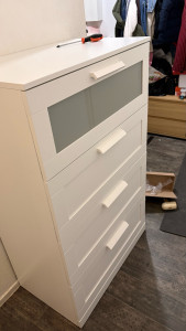 Photo de galerie - Montage commode IKEA