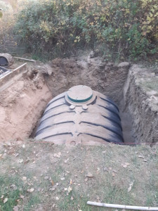 Photo de galerie - Terrassement cuve de recuperation d'eau de pluie