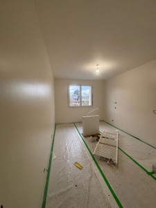 Photo de galerie - Préparations des murs plafonds - ponçage - sous couche - révision murs plafonds avant mise en peinture mat et velours en 2 couches