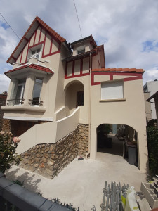 Photo de galerie - Ravalement manuelle maisons et murets autour de la maison
Peinture exterieur