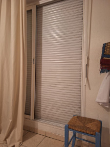 Photo de galerie - Rideau manuel 