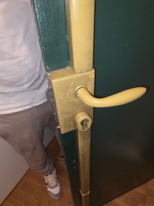Photo de galerie - Ouverture de porte sur serrure Bricard verticale 