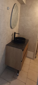 Photo de galerie - Mobilier de salle de bain. 