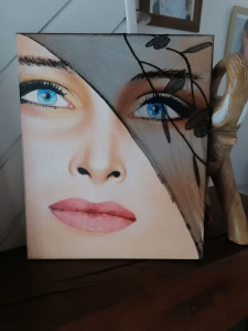 Photo de galerie - Peinture femme des sables