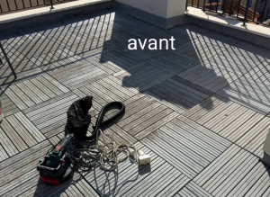 Photo de galerie - Rénovation et entretien de terrasse en bois. Nettoyage en profondeur et application de saturateur pour redonner vie au bois. Travail soigné et matériel professionnel utilisé.