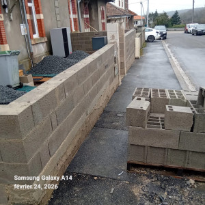 Photo de galerie - Fermeture devant la maison avec des Agglo