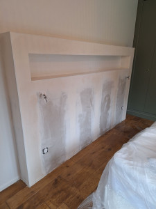 Photo de galerie - Aménagement tête de lit placo mise en peinture par le client 