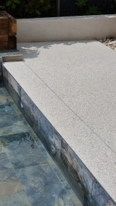 Photo de galerie - Contour de piscine