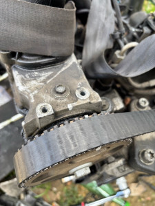 Photo de galerie - Changement de la distribution ! (je pense que l’on est intervenu au bon moment afin éviter une casse moteur ) pensez a vos entretien respecter les délais 