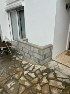 Photo de galerie - Création d’une jardinière en parpaings 