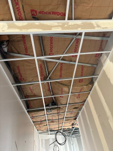 Photo de galerie - Réalisation d'un plafond en dalle 600/600 