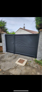 Photo de galerie - Portail gris anthracite 