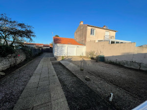 Photo de galerie - Désherbage nettoyage mur karcher 