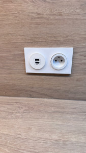Photo de galerie - Installation prises USB-C